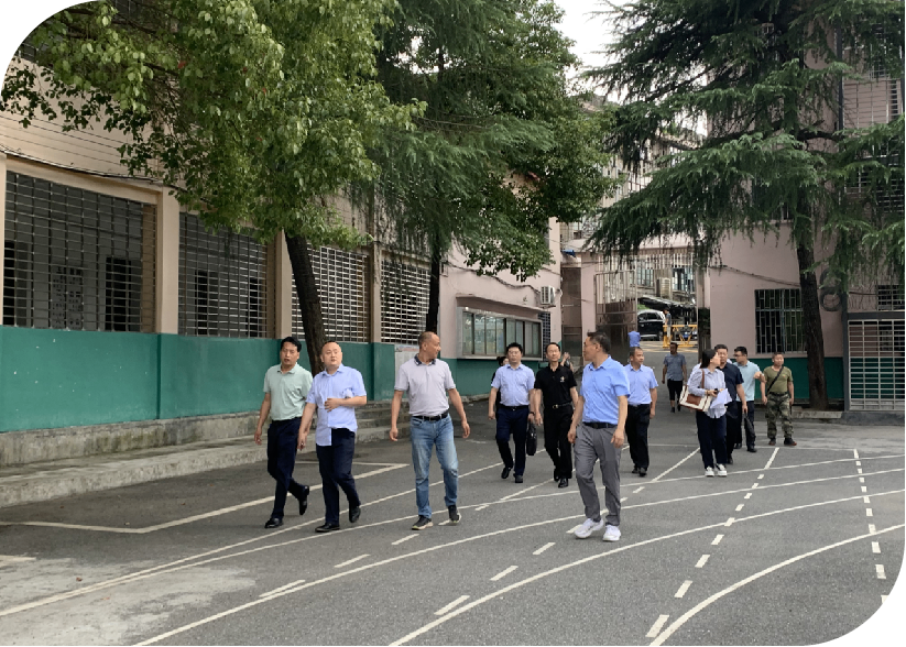 省政法委领导、省教育厅领导来校调研